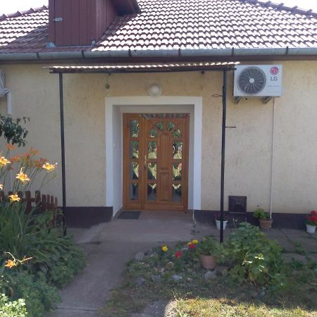 Raday Apartman ハイデゥソボスロー エクステリア 写真
