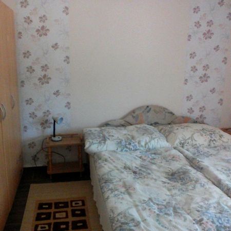 Raday Apartman ハイデゥソボスロー エクステリア 写真